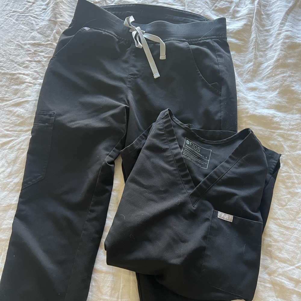 Figs Small Catarina Top and Small Tall Zamora Joggers (Black)
